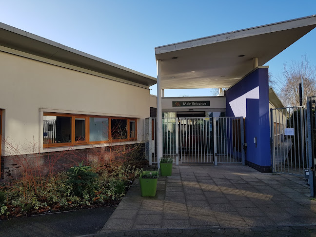 Reviews of Normand Croft Community School in London - School