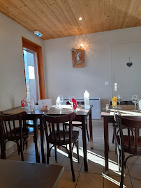 Atmosphère du Restaurant français Mon petit resto à Saint-Jean-d'Aulps - n°3
