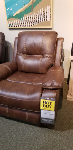 Furniture Store «Art Van Furniture - Waterford», reviews and photos, 5053 Dixie Hwy, Waterford Twp, MI 48329, USA