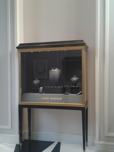 Jewelry Store «Harry Winston», reviews and photos, 310 N Rodeo Dr, Beverly Hills, CA 90210, USA