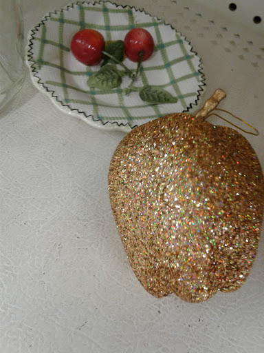 Thrift Store «Value World», reviews and photos, 11900 Detroit Ave, Lakewood, OH 44107, USA