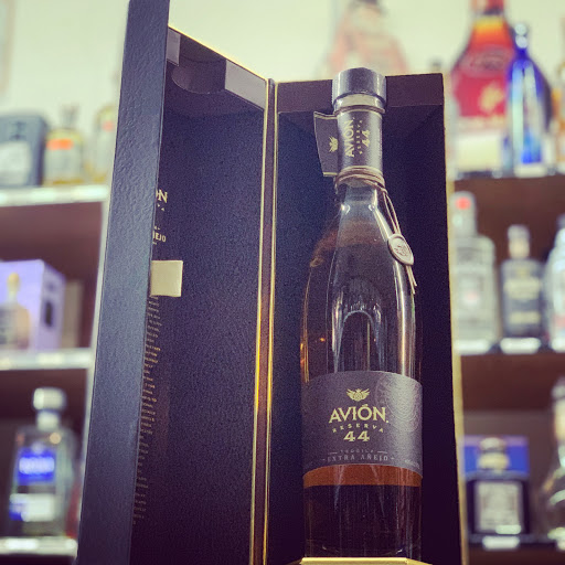 Liquor Store «Myrtle Beach Liquor», reviews and photos, 2010 N Kings Hwy suite A, Myrtle Beach, SC 29577, USA