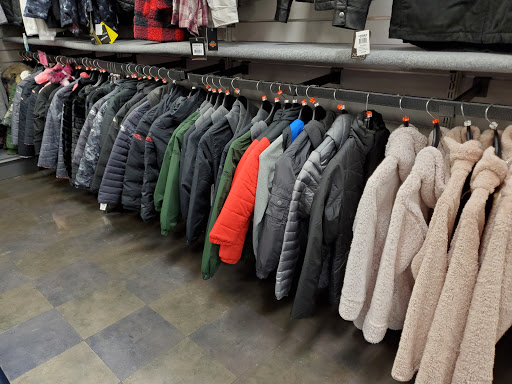 Sporting Goods Store «Big 5 Sporting Goods - Lakewood», reviews and photos, 5700 100th St SW #600, Lakewood, WA 98499, USA