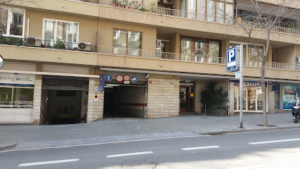 parking - C/ de Lepant, 342, 08025 Barcelona, Spain