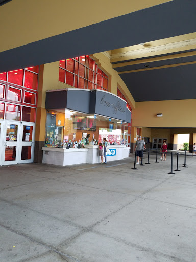 Movie Theater «Regal Cinemas Hollywood 16 & IMAX - Ocala», reviews and photos, 2801 SW 27th Ave, Ocala, FL 34471, USA
