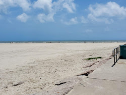 JP Luby beach'in fotoğrafı - rahatlamayı sevenler arasında popüler bir yer
