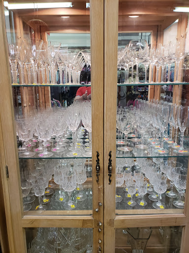 Thrift Store «Upscale Thrift Shop», reviews and photos, 320 E Bidwell St, Folsom, CA 95630, USA