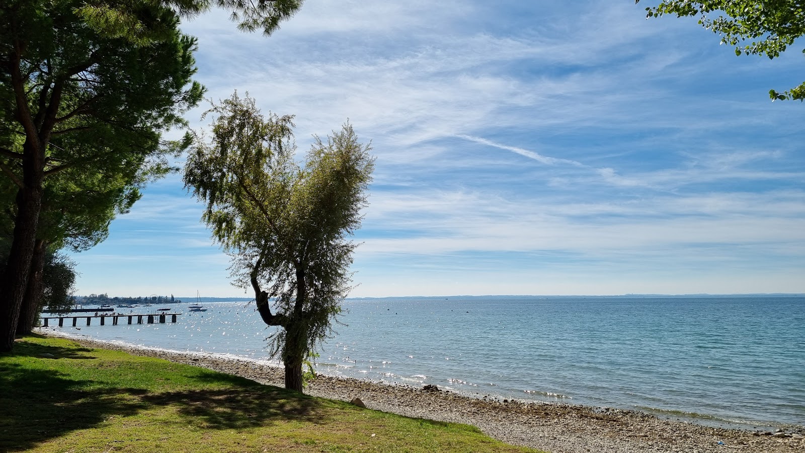 Photo de Spiaggia La Rocca et le règlement