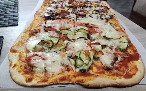 New Pizza Pizza Al Metro image