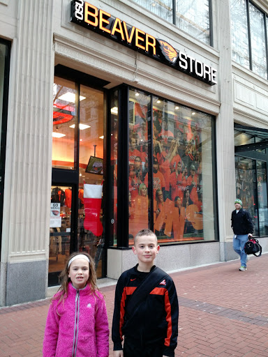 Sportswear Store «OSU Beaver Store», reviews and photos, 538 SW 6th Ave, Portland, OR 97204, USA