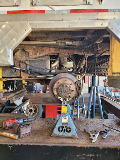 Brake Shop «Tuffy Tire & Auto Service Center», reviews and photos, 59 W Acorn Ln, Lake in the Hills, IL 60156, USA