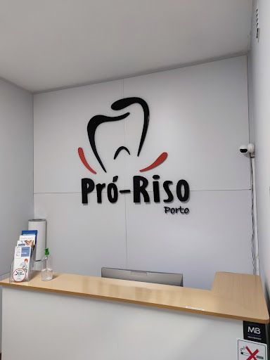 Clínica Dentária Pró-Riso Porto