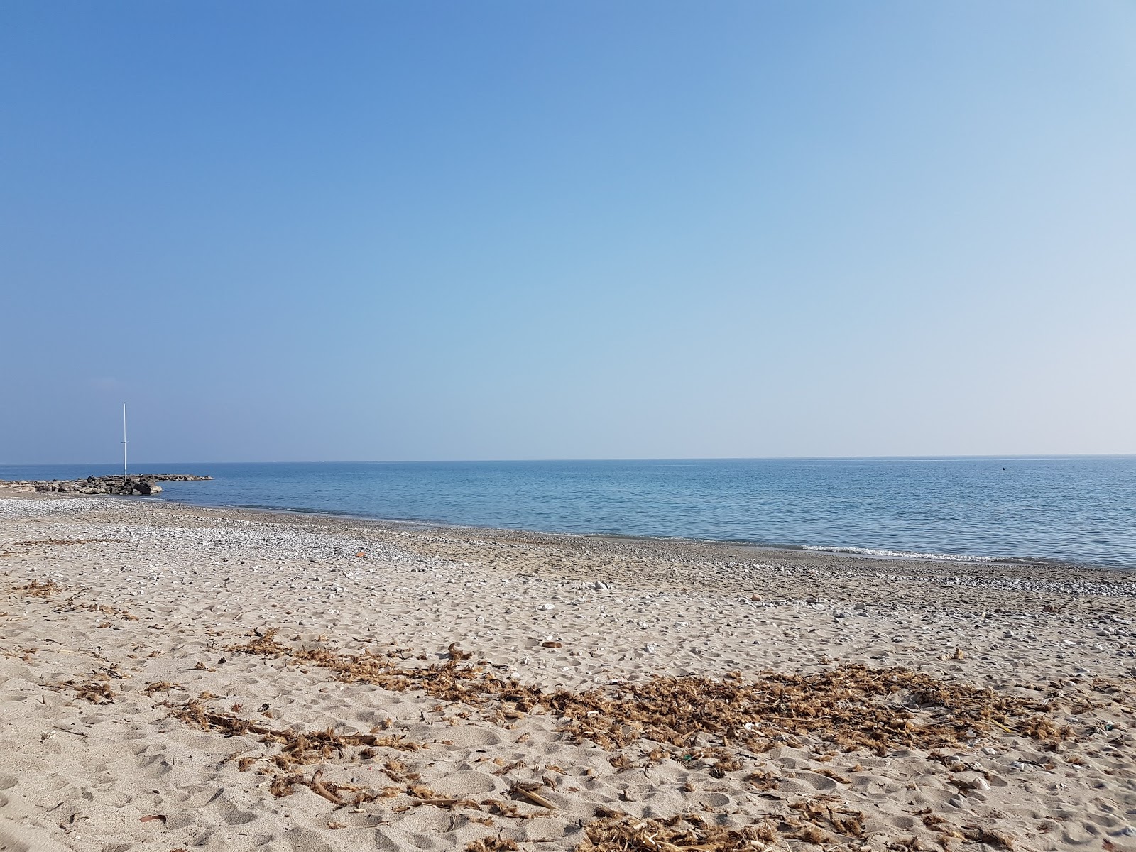 Fotografie cu San Sebastiano beach - locul popular printre cunoscătorii de relaxare
