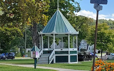 New Milford Town Green image