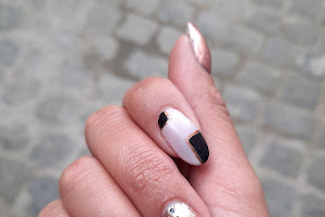 Aisha's nails