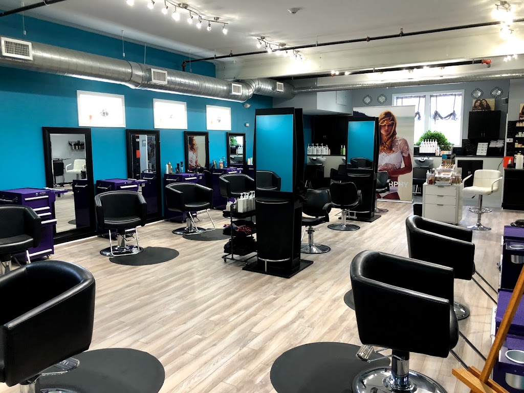 Vivid Salon 01826