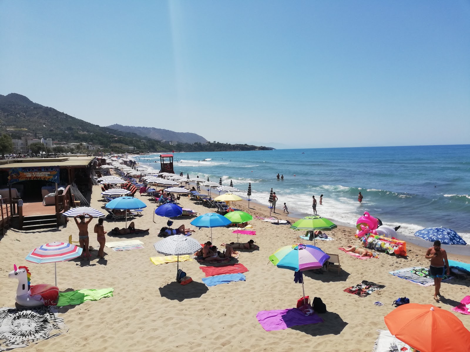 Foto av Spiaggia Di Mazzaforno med turkos rent vatten yta