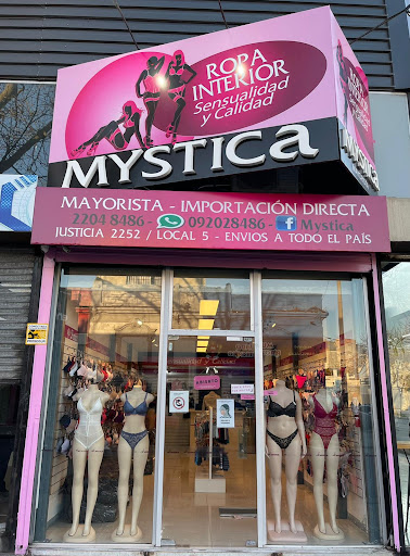 Mystica ropa interor - Uruguay