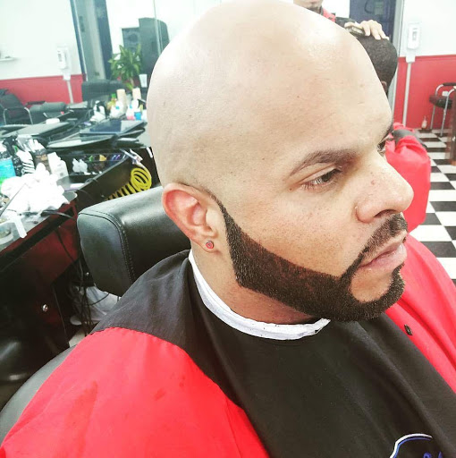 Barber Shop «Bueno Barbershop», reviews and photos, 463 NE 167th St, North Miami Beach, FL 33162, USA