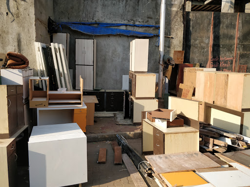 Cheap furniture market