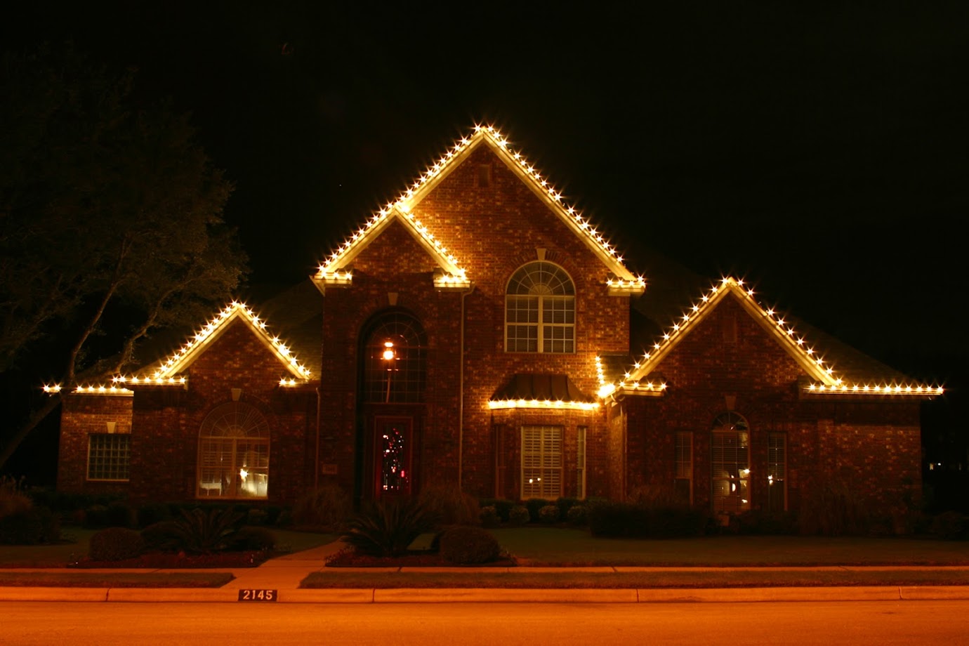 Dennington Decor Holiday Lighting