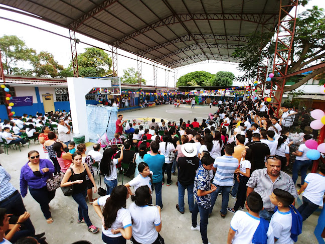 Av. 3 de Noviembre, Bahía de Caráquez, Ecuador