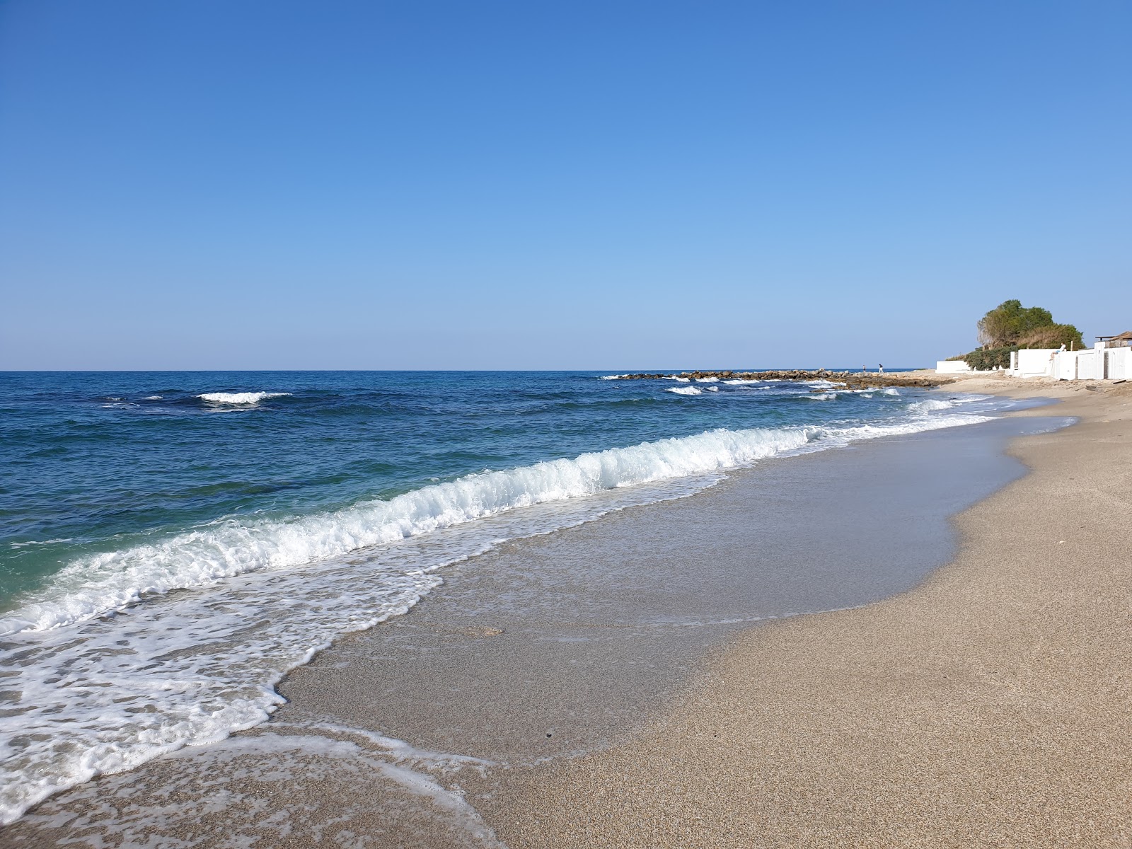 Valokuva Agios Pelagia beachista. - suosittu paikka rentoutumisen tuntijoille