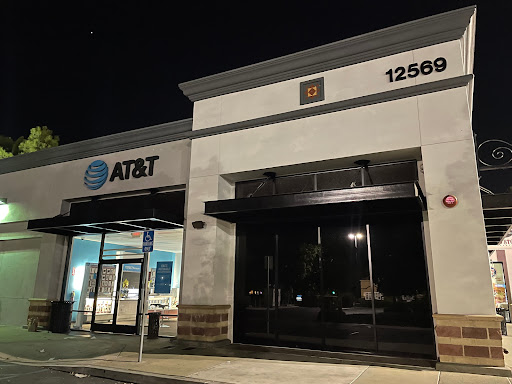 Cell Phone Store «AT&T Authorized Retailer», reviews and photos, 12569 Limonite Ave #300, Mira Loma, CA 91752, USA