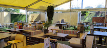 Atmosphère du Red Garden - Restaurant à Villefranche-sur-Saône à Villefranche-sur-Saône - n°15