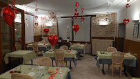 Atmosphère du Restaurant français Restaurant Le Magny à Sassenay - n°4