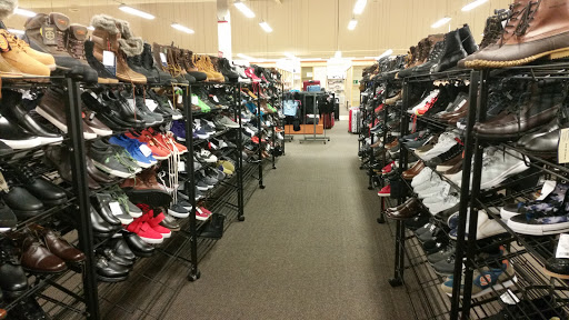 Clothing Store «Burlington Coat Factory», reviews and photos, 250 S Randall Rd, Elgin, IL 60123, USA