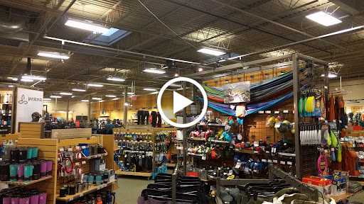 Camping Store «REI», reviews and photos, 1209 E Golf Rd, Schaumburg, IL 60173, USA
