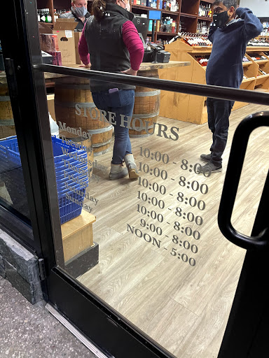 Wine Store «West Side Wines & Spirits», reviews and photos, 10 Raymond Rd, West Hartford, CT 06107, USA