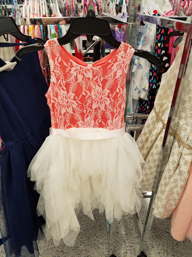 Clothing Store «Ross Dress for Less», reviews and photos, 2151 N Harris Blvd, Layton, UT 84041, USA