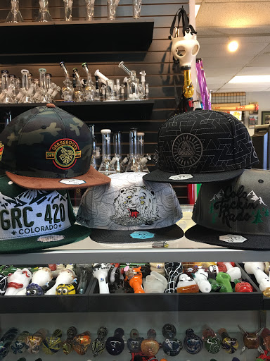 Vaporizer Store «Tha Head Shop Smoke Shop», reviews and photos, 737 E 9 Mile Rd, Ferndale, MI 48220, USA