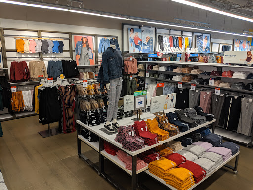 Clothing Store «Old Navy», reviews and photos, 401 S Mt Juliet Rd, Mt Juliet, TN 37122, USA