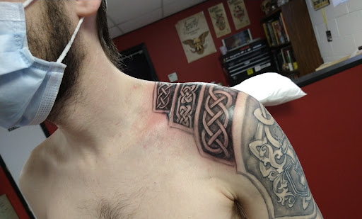 Tattoo Shop «Last Detail Tattoo Studio», reviews and photos, 8402 W Morgan Ave, Milwaukee, WI 53220, USA