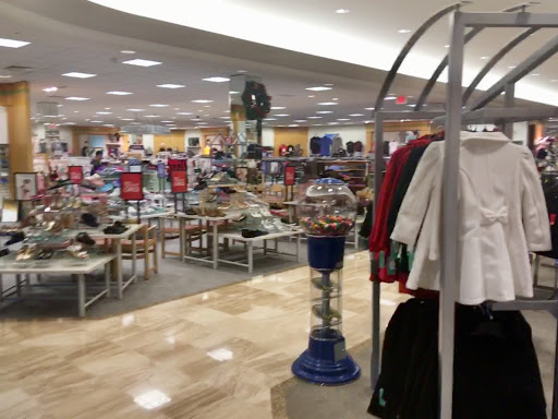 Department Store «Nordstrom Short Pump Town Center», reviews and photos, 11812 W Broad St, Richmond, VA 23233, USA