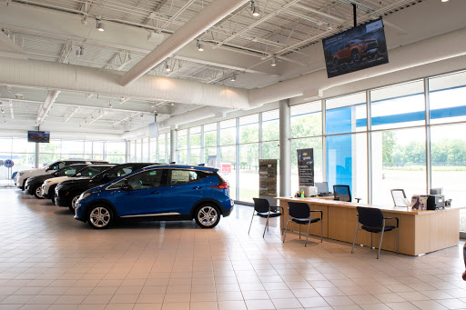 Chevrolet Dealer «Castle Chevy North», reviews and photos, 175 N Arlington Heights Rd, Elk Grove Village, IL 60007, USA