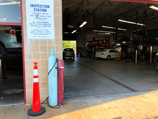 Auto Repair Shop «Ted Britt Quick Lane Tire and Auto Center», reviews and photos, 11200 James Swart Cir, Fairfax, VA 22030, USA