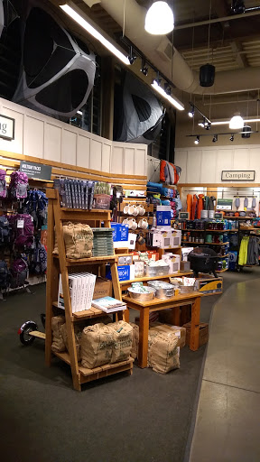 Clothing Store «L.L. Bean», reviews and photos, 340 Legacy Pl, Dedham, MA 02026, USA