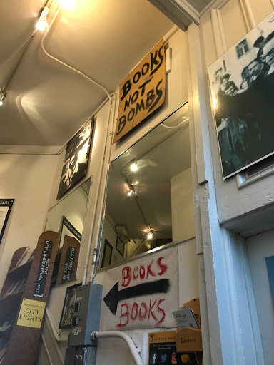 Book Store «City Lights Booksellers & Publishers», reviews and photos, 261 Columbus Ave, San Francisco, CA 94133, USA