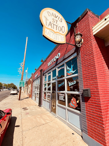 Davis Street Tattoo, 1301 W Davis St B, Dallas, TX 75208, USA, 