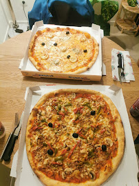 Plats et boissons du Pizzeria Pizza Pepone Charvonnex - n°2