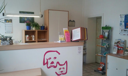 Tierarztpraxis Dr. Kristine Hucke unter Wiesbaden, Hessen