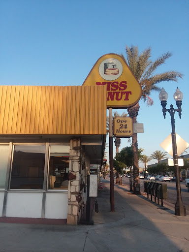 Donut Shop «Miss Donuts», reviews and photos, 832 W Whittier Blvd, Montebello, CA 90640, USA