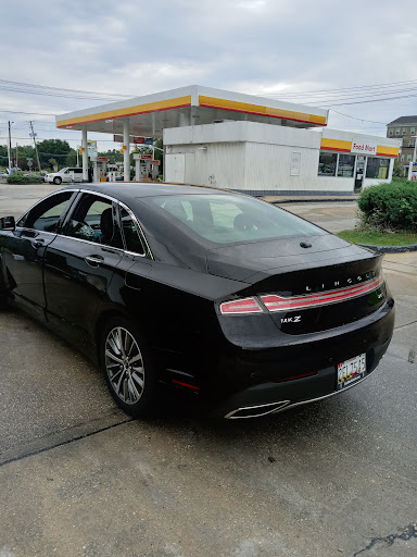 Lincoln Mercury Dealer «East West Lincoln», reviews and photos, 7591 Annapolis Rd, Landover Hills, MD 20784, USA