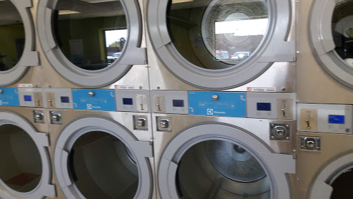 Laundromat «St. Clair Shores Electrolux Express Coin Laundromat», reviews and photos, 27520 Harper Ave, St Clair Shores, MI 48081, USA