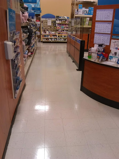 Pet Supply Store «PetSmart», reviews and photos, 2784 Wilma Rudolph Blvd, Clarksville, TN 37040, USA