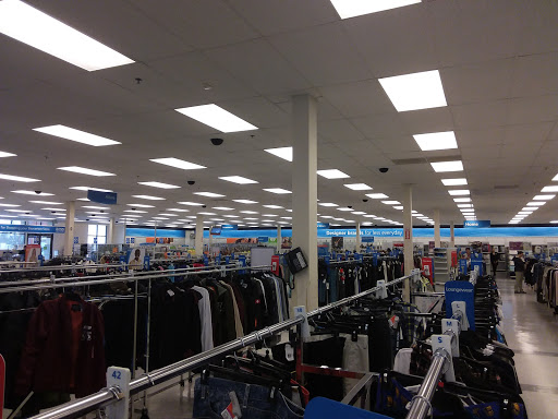 Clothing Store «Ross Dress for Less», reviews and photos, 3255 SW Cedar Hills Blvd, Beaverton, OR 97005, USA